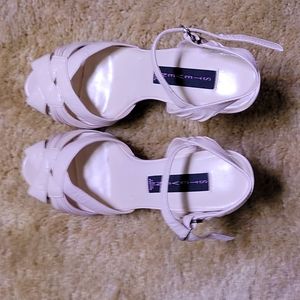 White Steve Madden Steve heels size 7
